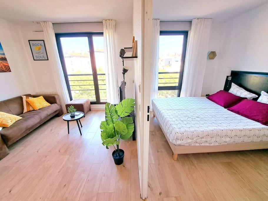 Le Valmy: Appartement Lumineux Au Pied Du Metro ลียง ภายนอก รูปภาพ