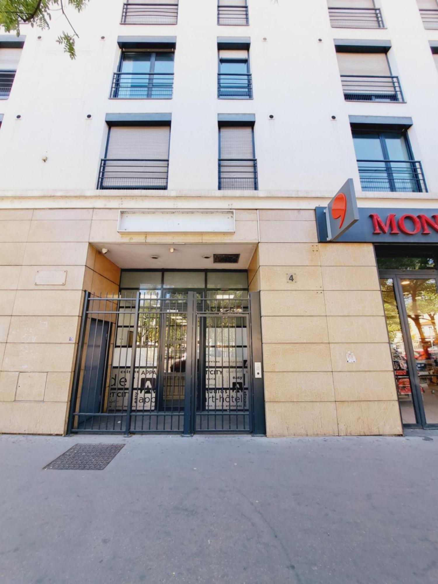 Le Valmy: Appartement Lumineux Au Pied Du Metro ลียง ภายนอก รูปภาพ